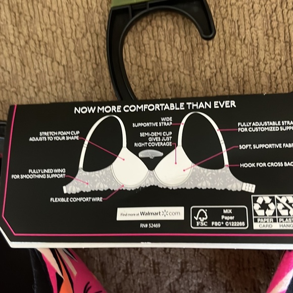 No Boundaries Women’s T-Shirt Bra  Size 40DD with Adjustable Straps, Jungle Pink - Picture 12 of 14